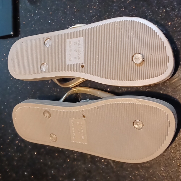 Capelli New York Rhinestone Flip Flop Sandals NEW - Picture 7 of 9